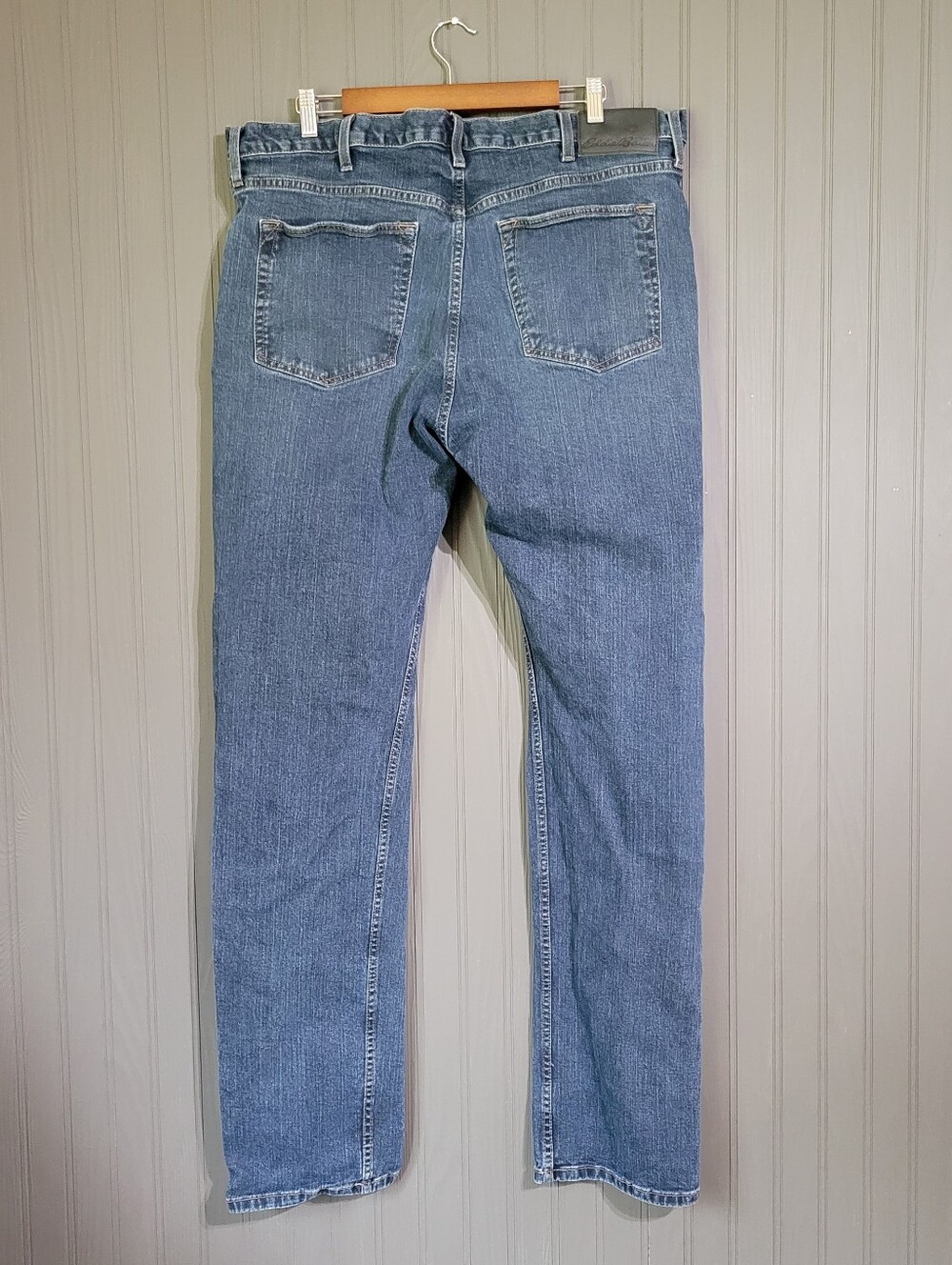 Eddie Bauer Denim Jeans Straight Fit Cotton Dark Wash Blue Men's 40x36 - Picture 2 of 7